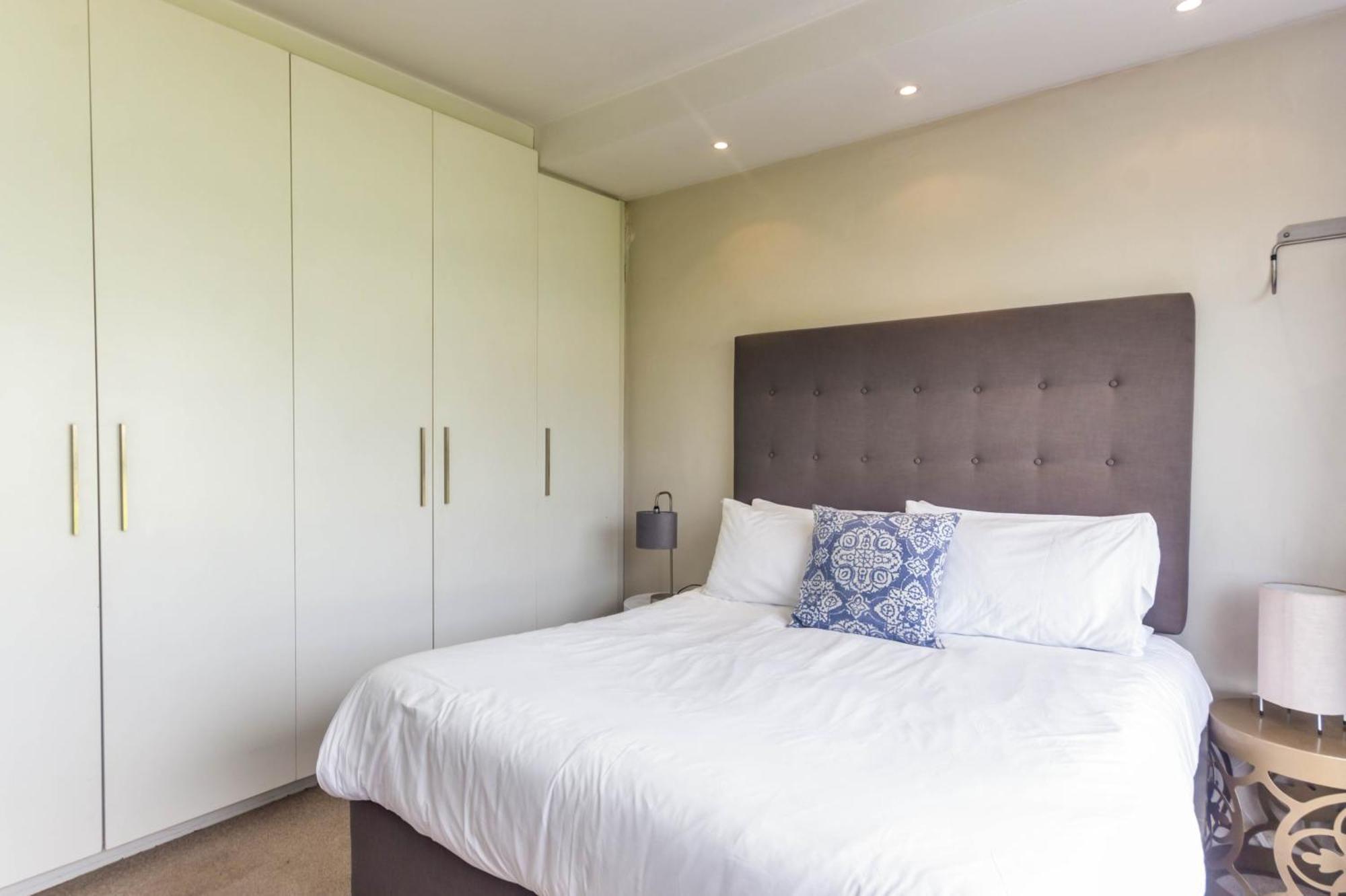 Mouille Point Apartments Cape Town Exterior photo
