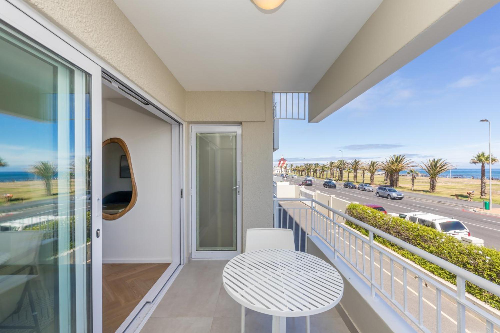 Mouille Point Apartments Cape Town Exterior photo